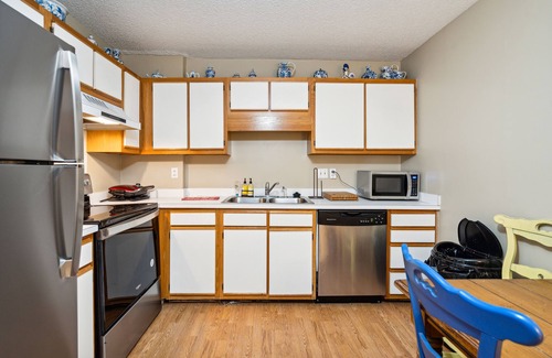 Sullivan's Island Copropriété | Sullivans Island condo, centrally located, near beach & more - 20 Island House