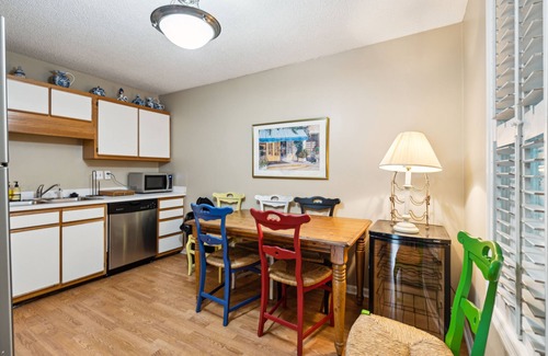 Sullivan's Island Copropriété | Sullivans Island condo, centrally located, near beach & more - 20 Island House