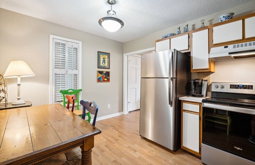 Sullivan's Island Copropriété | Sullivans Island condo, centrally located, near beach & more - 20 Island House