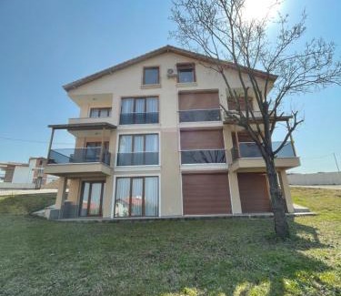 Yalova Villa | Sultan Villa, Merkez Mahallesi Dogu Sirti Caddesi Sultan Sitesi H-2