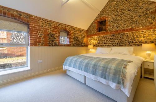 Weybourne Maison | Summer Barn