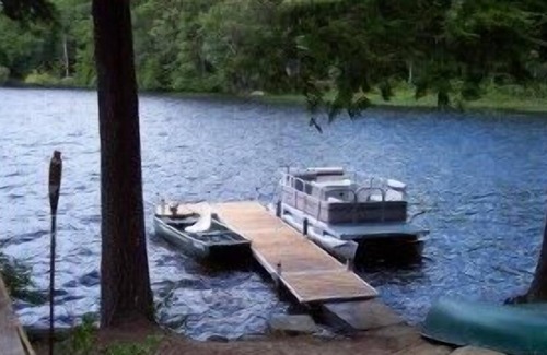 Strafford Cottage | Chalet d'été sur un lac isolé
