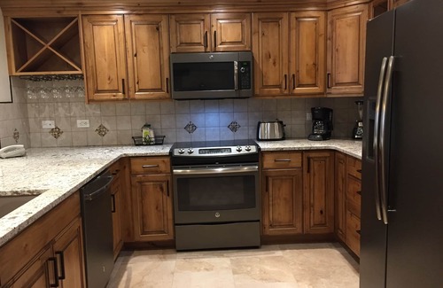 Peak 9 Copropriété | Summer dates available! Amazing condo within walking distance to everything!