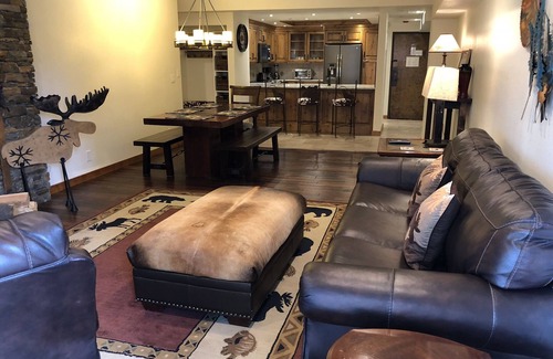 Peak 9 Copropriété | Summer dates available! Amazing condo within walking distance to everything!