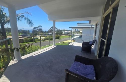 Mollymook Maison | Summer Days - elevated home with ocean views