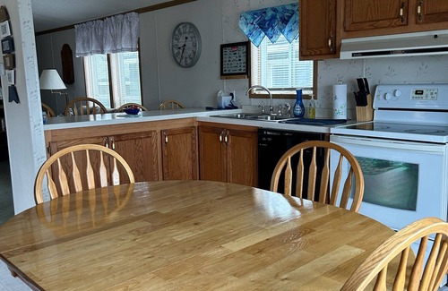 Hamlin County Maison | Summer Vibes! Lakefront! Lake Poinsett 2 bed 2 bath