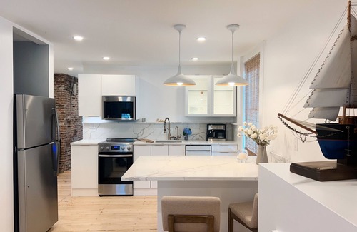 Marblehead Maison | Excellent Location, Large Home Downtown Marblehead by harbor, sleeps 12, parking