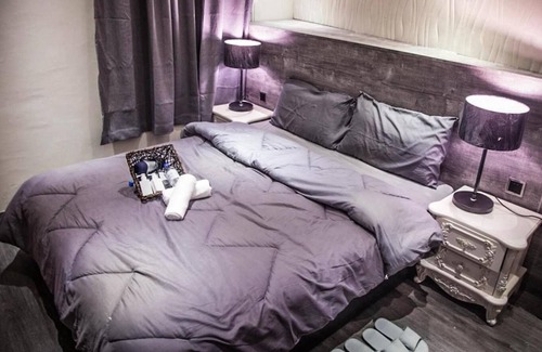 West Central District Maison | Summer night