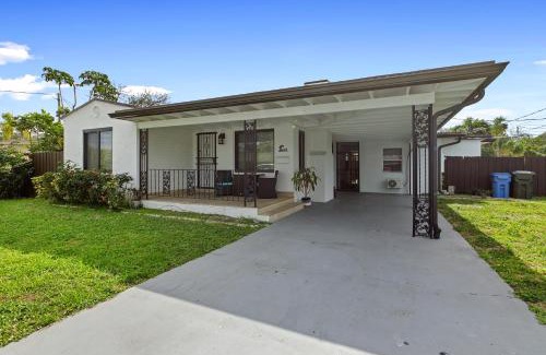 South Corals Maison | Summer Retreat House