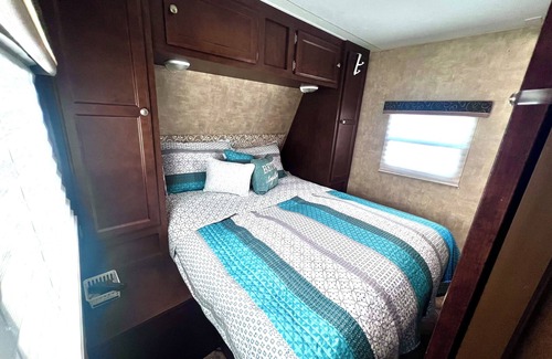 Bridgeport Station Balnéaire | Summer’s Paradise: Your Dream Lakeside Getaway