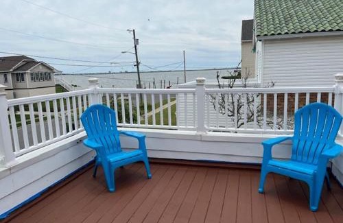 Pleasantville Maison | Summer Sunset Hideout 3-5 Bedrooms and 4 Baths