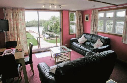 Brundall Maison | Summer Time