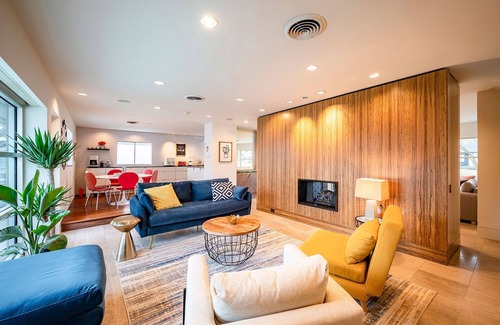 Greater Heights Maison | Christmas with Heated pool/hot tub and backyard paradise