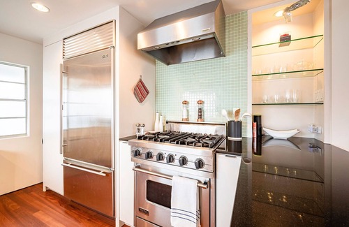 Greater Heights Maison | Christmas with Heated pool/hot tub and backyard paradise