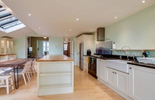 Summertown Maison | Summertown 4-BR Family Home - Bright & Spacious