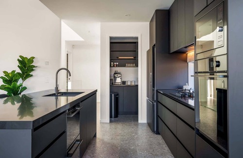 Frankton Maison | Summit Escape, Hot Tub & Panoramic Beauty