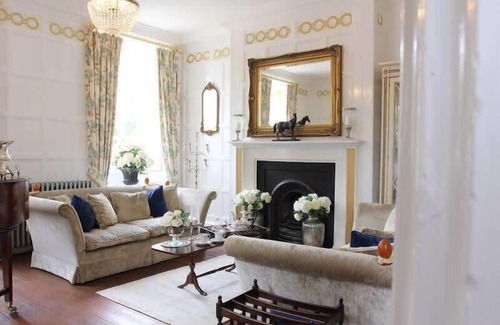 Barton-upon-Humber Autre | Sumptuous Queen Anne Mansion in Idyllic Countryside Location
