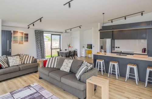Whitianga Maison | Sun and Sea Sanctuary - Whitianga Holiday Home