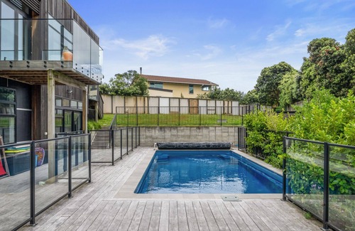 Waikanae Maison | Sun and Serenity - Waikanae Beach Holiday Home