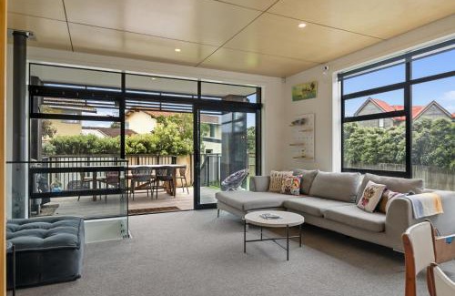 Waikanae Maison | Sun and Serenity - Waikanae Beach Holiday Home