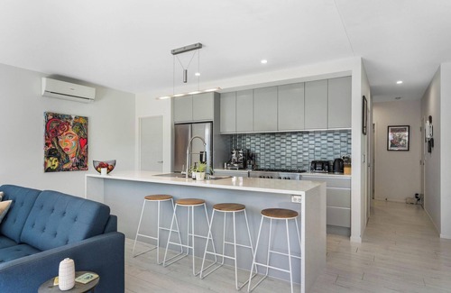 Papamoa Beach Maison | Sun and Surf Retreat - Papamoa Beach Holiday Home