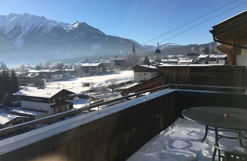 Schonbach Appartement | Appartement penthouse ensoleillé avec des vues fantastiques sur le Großvenediger