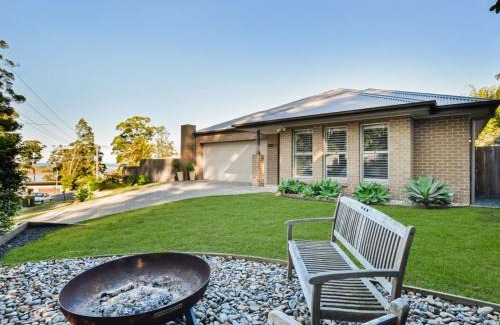 Smiths Lake Maison | Sun Daze at Smithies
