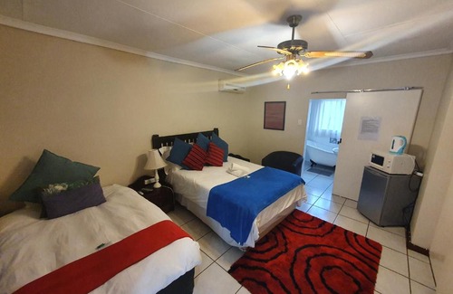 Schoemansville Maison | Sun Deck Lodge