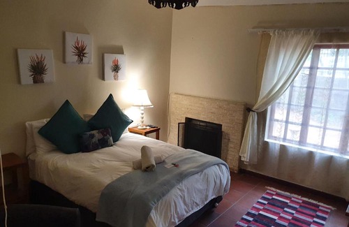 Schoemansville Maison | Sun Deck Lodge