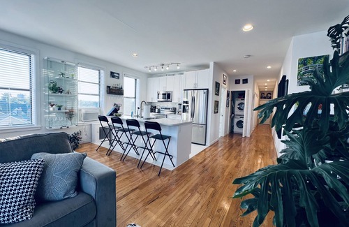 Weehawken Appartement | Sun Drenched Penthouse with Million Dollar View