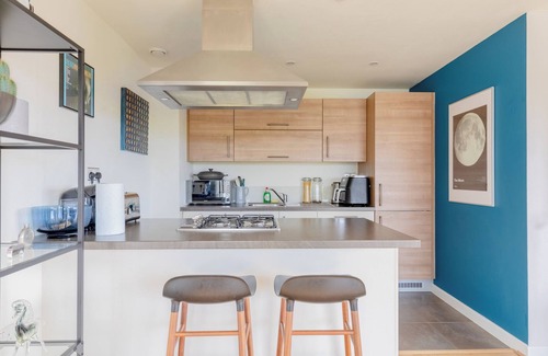 Bromley South Appartement | Sun Filled 2BD Flat With City Views, Mile End