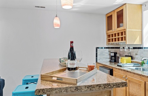 Northeast Ithaca Appartement | Sun Filled & Cheerful Apartment by Cornell Campus - Northeast Ithaca