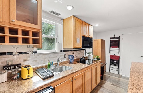 Northeast Ithaca Appartement | Sun Filled & Cheerful Apartment by Cornell Campus - Northeast Ithaca