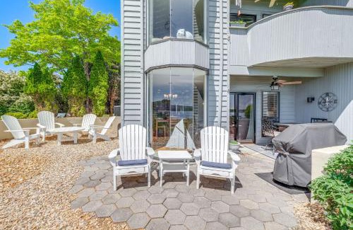 North Shore Appartement | Sun-Filled Condo with Smith Mountain Lake Views