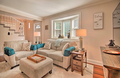 Como Maison | Sun-Lit Lake Geneva Sanctuary with BBQ Patio!