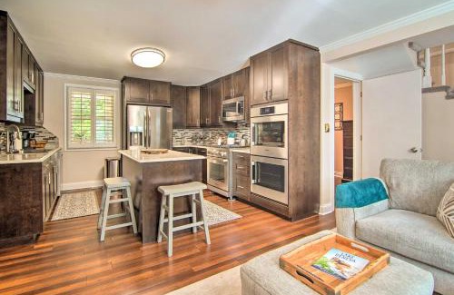 Como Maison | Sun-Lit Lake Geneva Sanctuary with BBQ Patio!