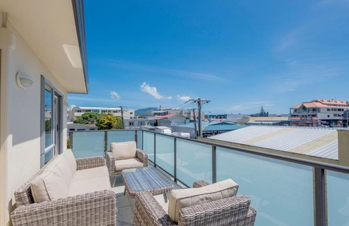 Paraparaumu Beach Maison | Sun on Seaview - Paraparaumu Beach Holiday Home