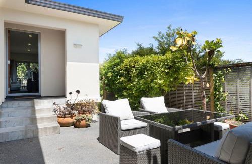 Paraparaumu Beach Maison | Sun on Seaview - Paraparaumu Beach Holiday Home