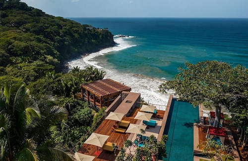 Lo de Marcos Maison | Sun, Sand & Relaxation! Pools, Beachfront, Free Parking, Free Breakfast!
