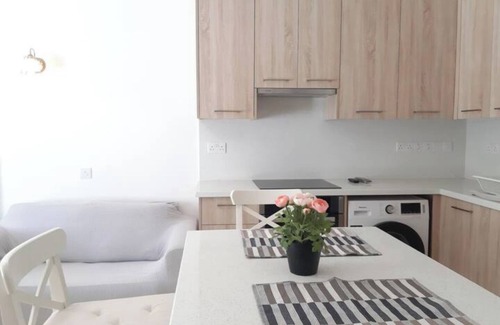 Agios Tychon Appartement | Sun sea B102 apartment by the beach by Sky Universe