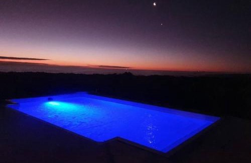 Grotto Bay Maison | Sunbird House