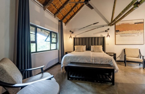 Thorny Bush Game Reserve Cabine | Sunbirds Oasis Lodge