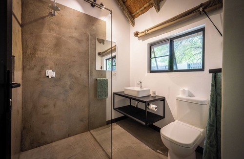 Thorny Bush Game Reserve Cabine | Sunbirds Oasis Lodge