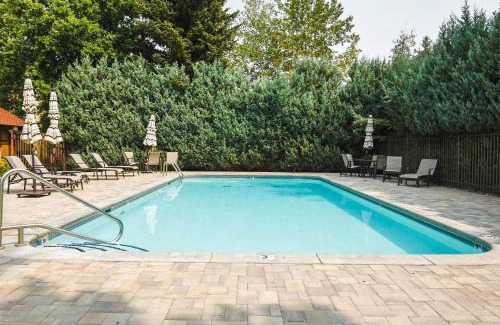 Elkhorn Village Maison | Sunburst Condo 2786