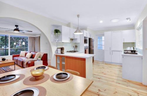 Sunbury Maison | Sunbury large family home pet friendly airport
