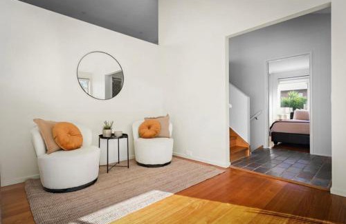 Sunbury Maison | Sunbury on the hill close to airport with wifi pet friendly