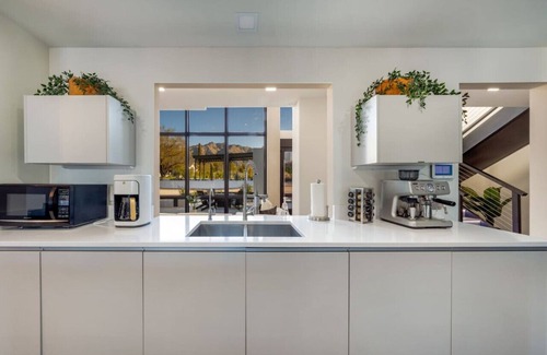 Tucson Maison | Suncrest Compound (Mike Morgan)