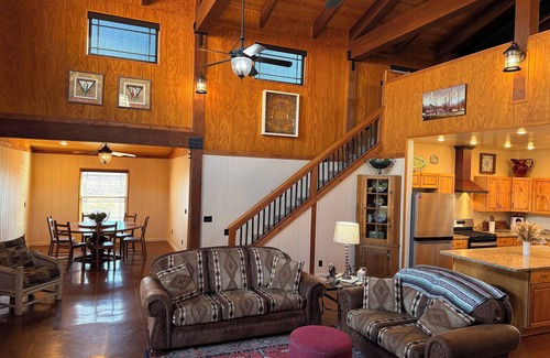 Tonto Basin Maison | Sundance Barndominium in Tonto Basin - Sleeps up to 12 guests!