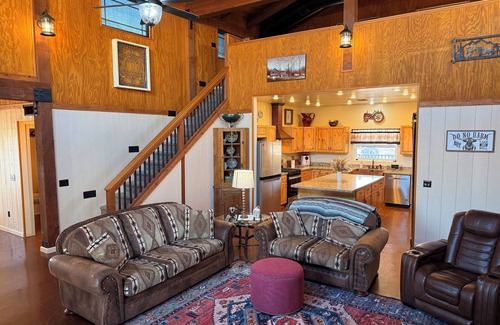 Tonto Basin Maison | Sundance Barndominium in Tonto Basin - Sleeps up to 12 guests!