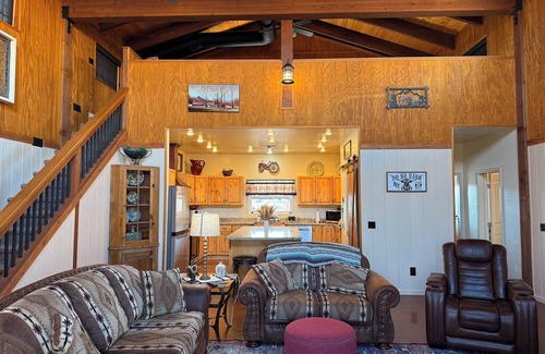 Tonto Basin Maison | Sundance Barndominium in Tonto Basin - Sleeps up to 12 guests!